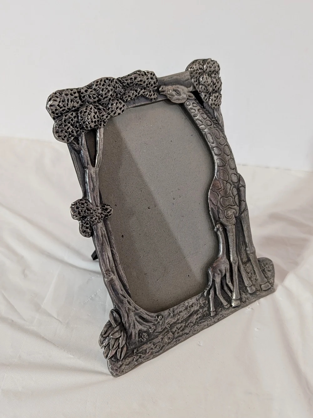Pewter Giraffe w/baby & Tree Sculpted 4x6 Photo Frame